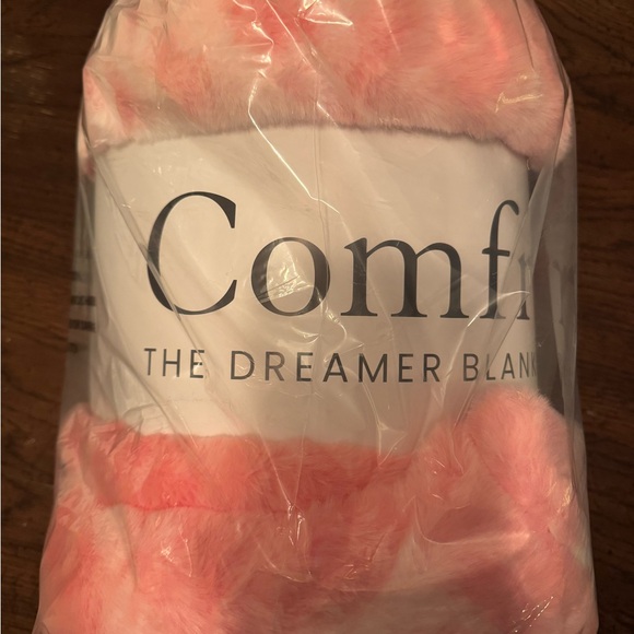 Comfrt Dreamer blanket in Rose Quartz NEW - Picture 2 of 2